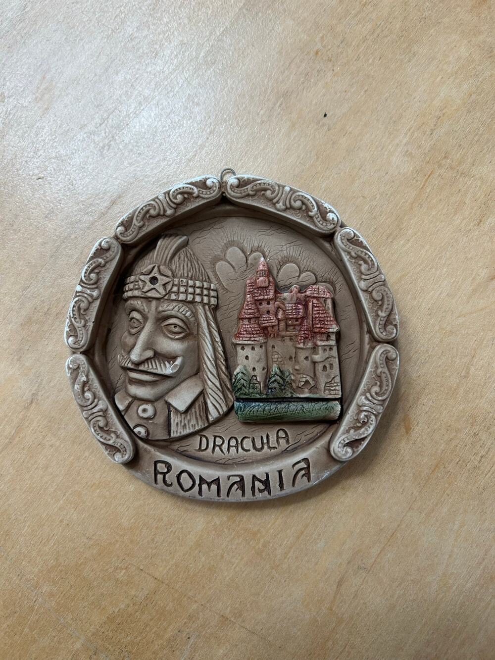 Vintage Romania Dracula Bran Castle Wall Plaque Souvenir Relief Plaque 4.5"
